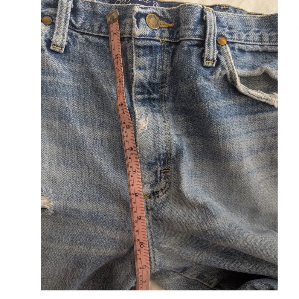 WRANGLER George Strait Cowboy Cut Jeans Mens 32x31 Light Wash Distressed Rugged